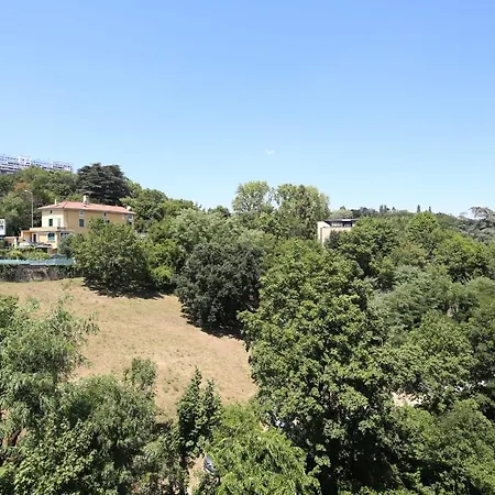 Large Bright Apt In A Quiet Area In * Lyon